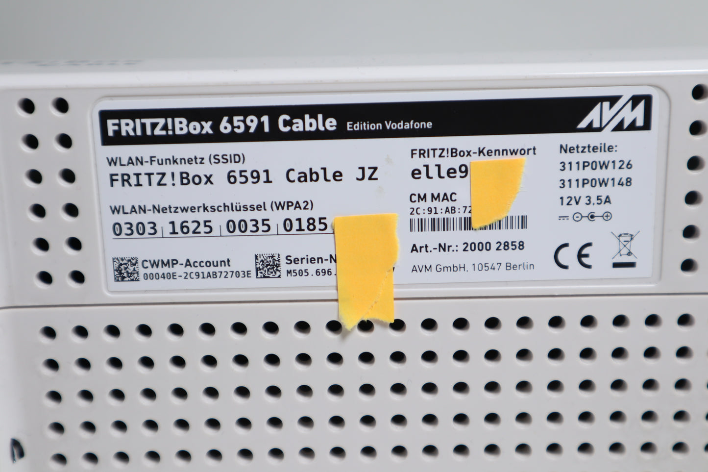 AVM FRITZ!Box 6591 Cable WLAN AC + N Router (DOCSIS-3.1-Kabelmodem, Dual-WLAN Ac+N (MU-MIMO) mit 1733 (5 GHz) + 800 Mbit/S (2, 4 GHz), VoIP-Telefonanlage)