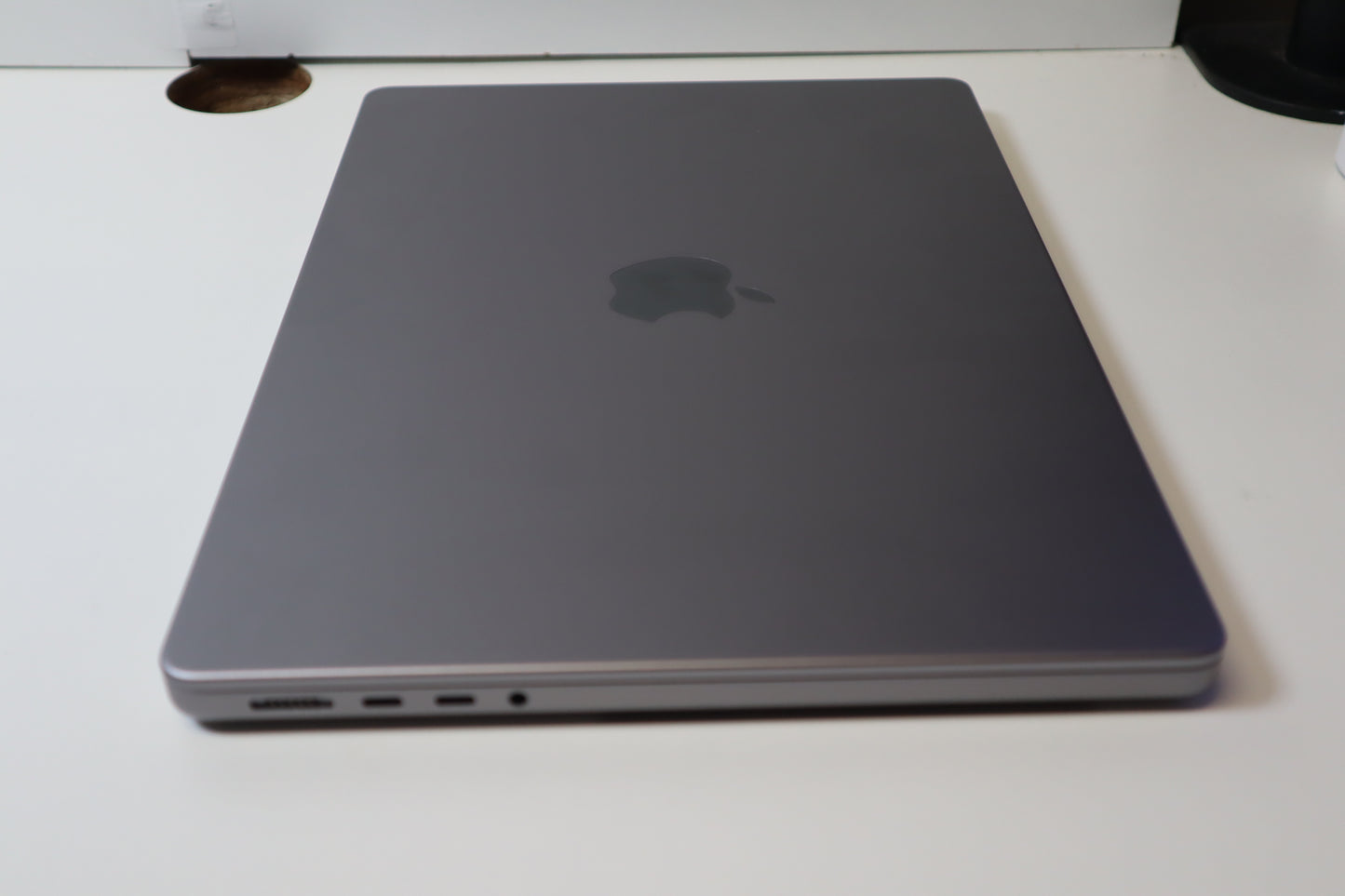 Apple MacBook Pro M1 2021 14 Zoll 512GB SSD 16GB RAM Spacegrau 8C CPU - 14CGPU  (Ladezyklen 297)
