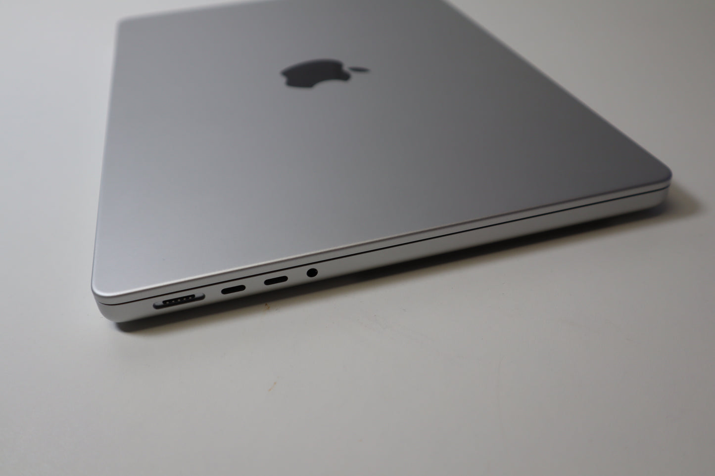 Apple MacBook Pro,Apple M1 Max 10-Core,32-Core GPU,64 GB,1000 GB